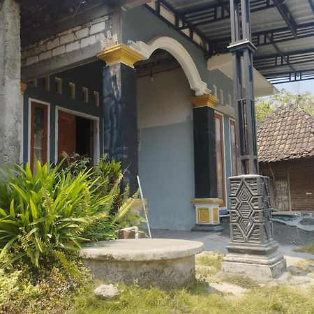 Hellsel Homestay Lamongan Exterior foto